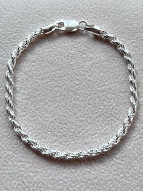 B043 | .925 Sterling Silver Twisted Rope Chain Bracelet